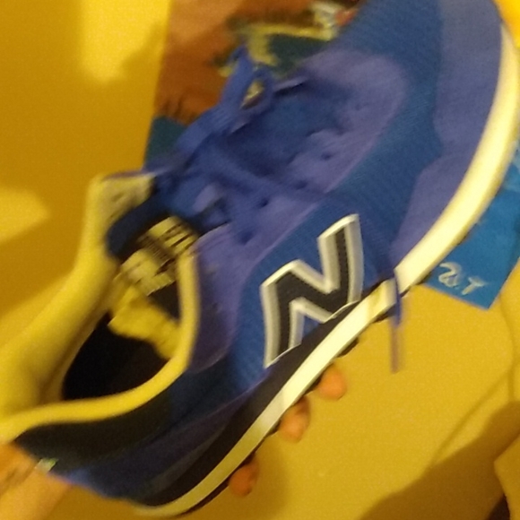 New balance - Picture 2 of 2